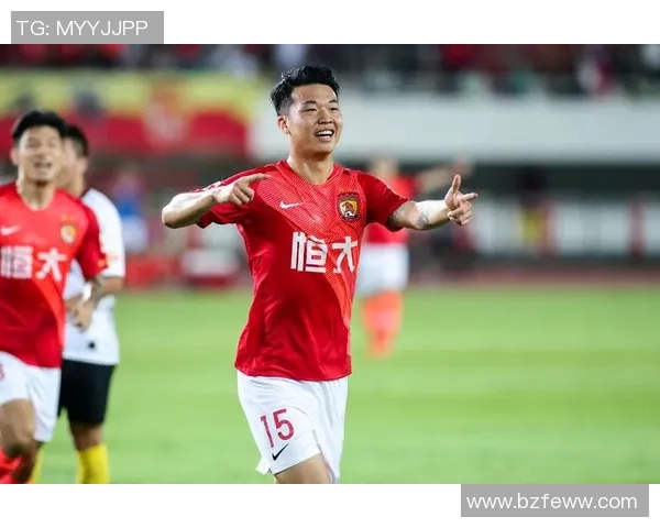 鲁能与恒大亚冠对决回顾：激情碰撞与荣耀之战的精彩瞬间